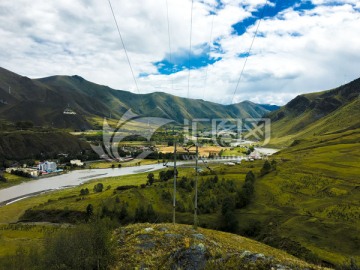 西藏村庄风景