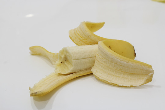 剥开的香蕉 香蕉 黄皮蕉 水果
