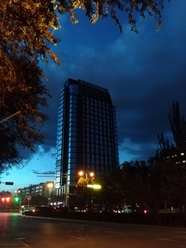 夜幕西宁