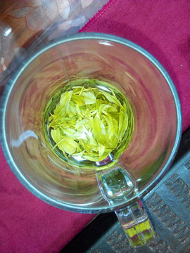 清茶一杯