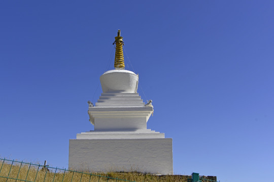唐克草原 索格藏寺藏族佛塔