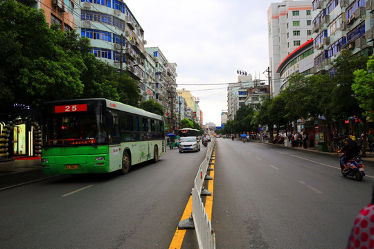 城市公交车