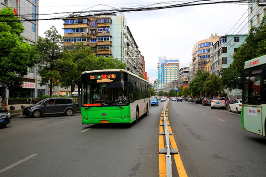 城市公交车