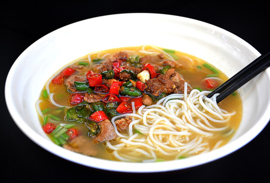 辣椒炒肉粉丝
