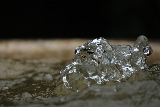 喷泉水花 水 水珠 喷水 晶莹