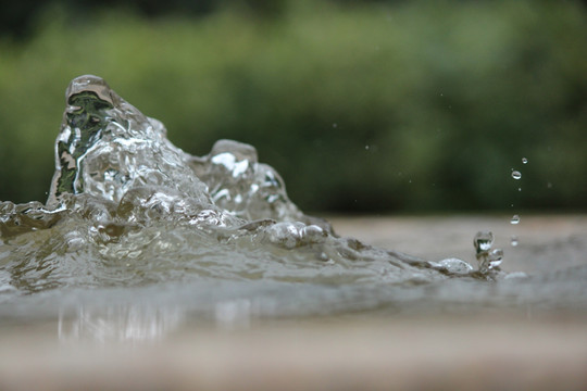 喷泉水花 水 水珠 喷水 晶莹