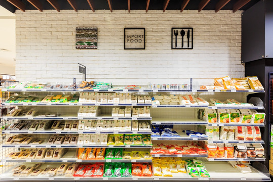 超市内景 超市休闲食品