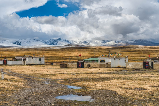 西藏安多妥巨拉山