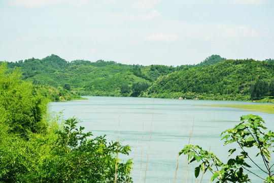 山青水秀