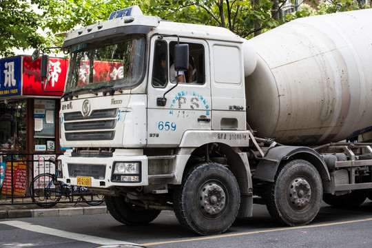 水泥车
