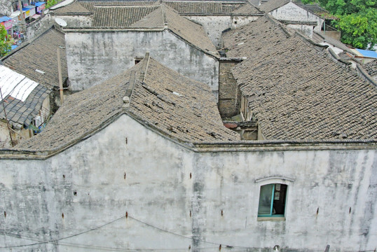 松江泗泾老街 青瓦围墙