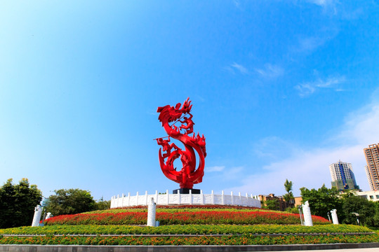 腾龙 舞龙雕像 铜梁人民公园