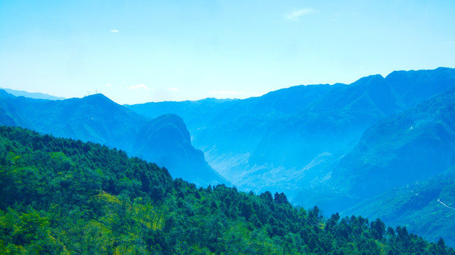 山谷 山岭