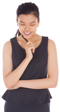 拿着笔思考的女人