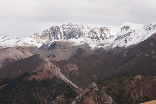 远眺德玛雪山