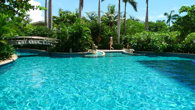 海滨度假酒店游泳池