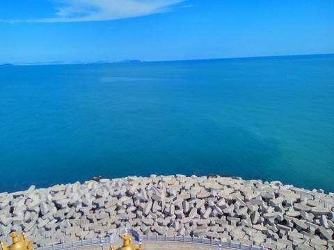 海南三亚海景蓝天海滩海边海岛