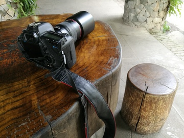 相机 木桌