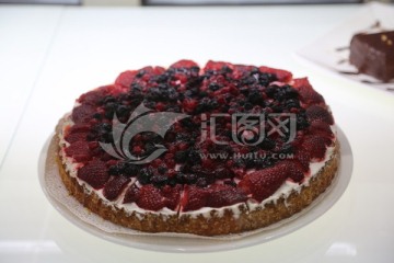 草莓蓝莓派蛋糕