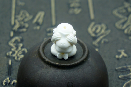 象牙吊坠图片