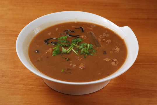 皮渣炖酥肉