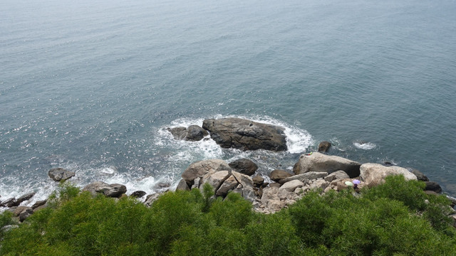 海湾 礁石 大海 海浪