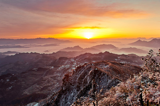 张家界山川夕阳