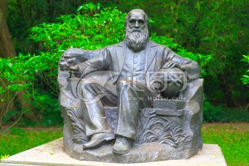 英国生物学家达尔文 铜雕像