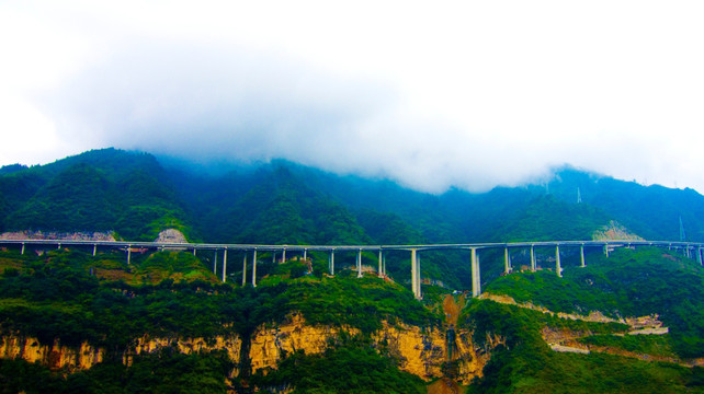 高架桥 大山