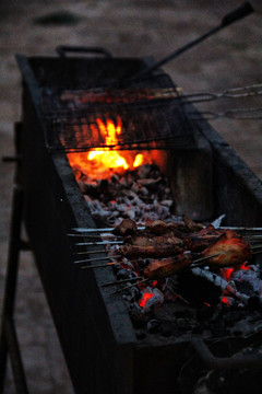 烧烤 炉火 木炭