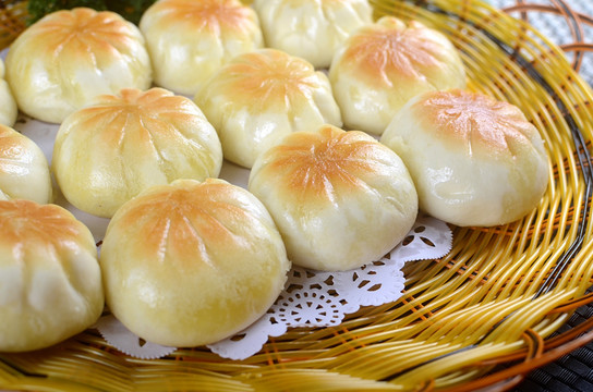 生煎生肉包 叉烧包