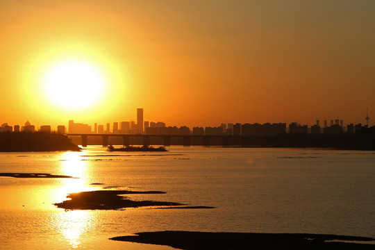 城市天际线的夕阳 辽宁沈阳