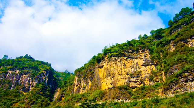 高山 挂壁公路