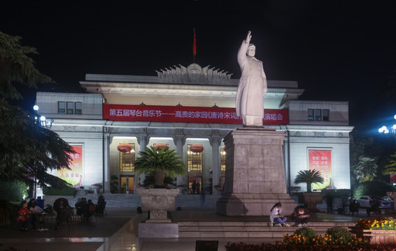武汉剧院夜色