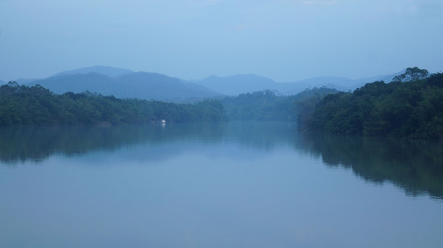 湖光山色