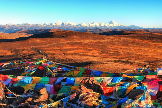 贡嘎山全景