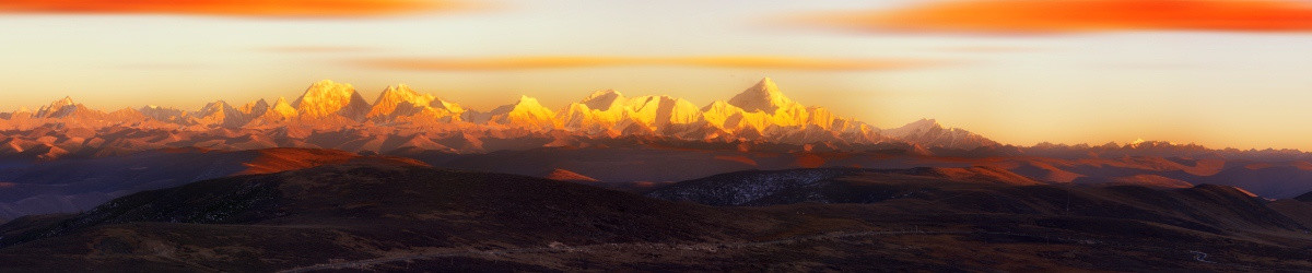 贡嘎山全景