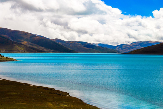 羊卓雍湖 西藏风光 高原湖泊