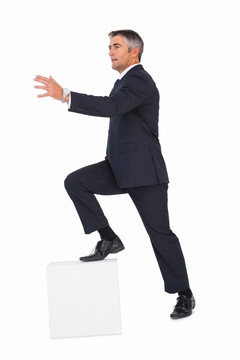 摆姿势的商务男人