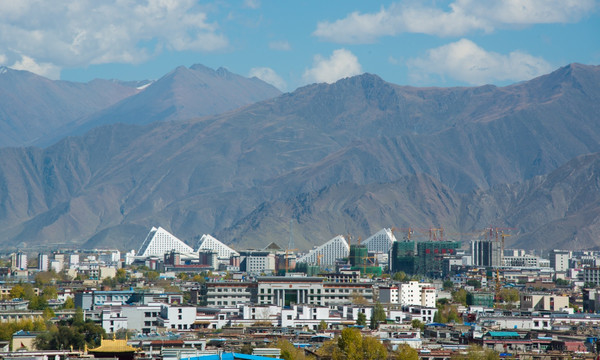 拉萨城市一景