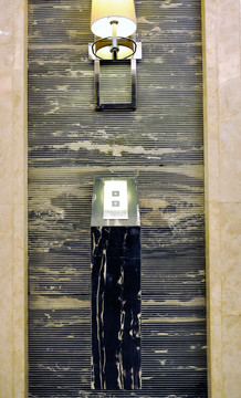 酒店电梯口