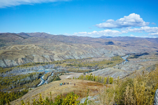 中哈边界大峡谷