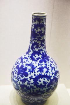 青花瓷瓶子古董