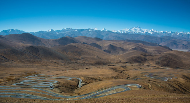 世界屋脊上的盘山公路