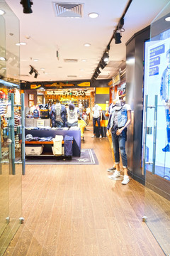 休闲服装店