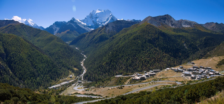 稻城亚丁雪山 大画幅高清接片