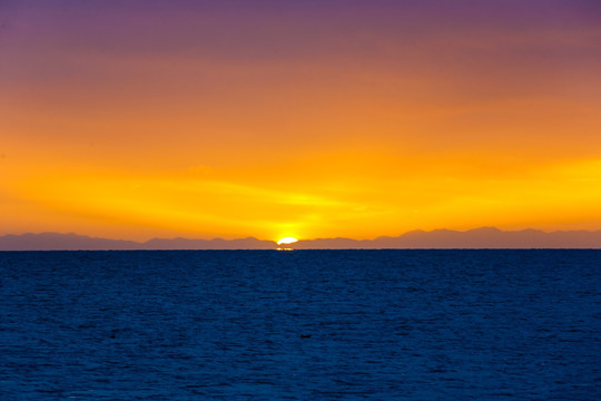 青海湖日出