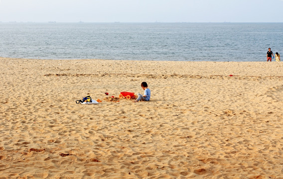 小孩 玩耍 沙滩