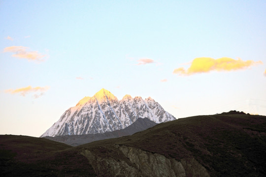 雅拉山