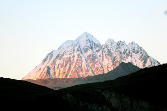 雅拉山